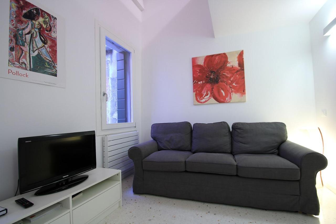 Guggenheim Next 10pax, Aircond, Wifi Apartment *